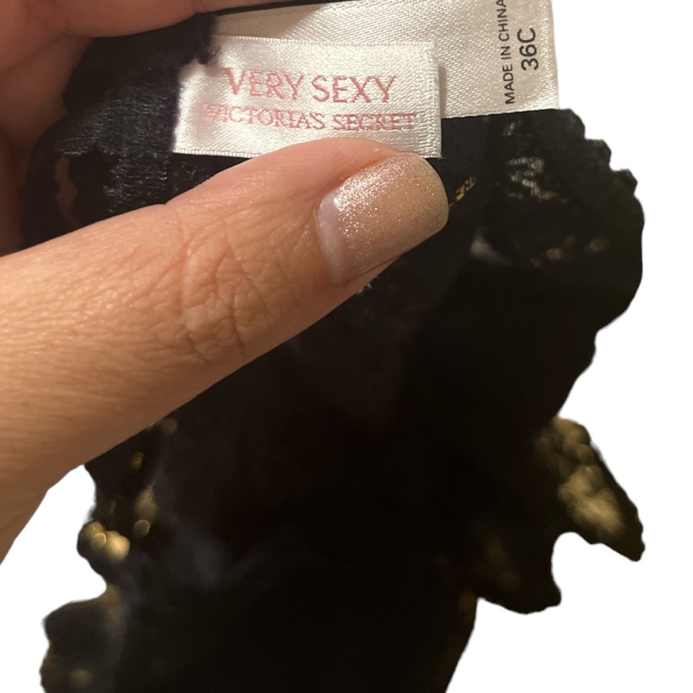 Victoria’s Secret black underwire chemise 36C - Picture 3 of 5